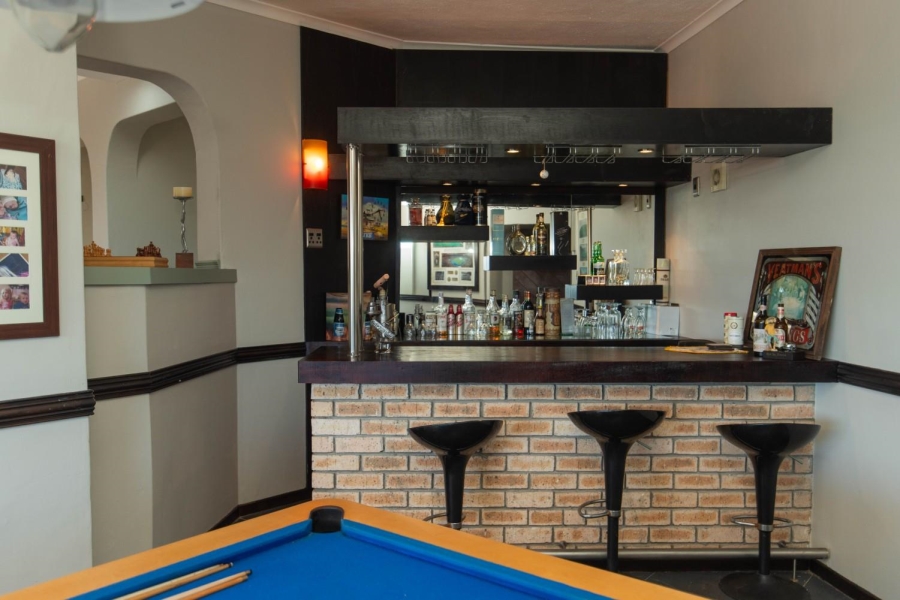 6 Bedroom Property for Sale in Walmer Heights Eastern Cape